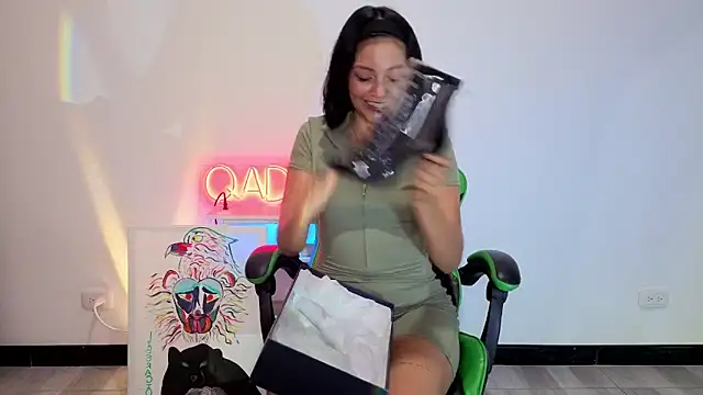 Qadeshoficial online show from December 18, 2025, 9:21 pm