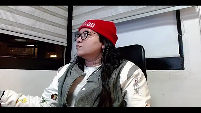 Xander Taylor  online show from October 25, 2025, 4:20 am