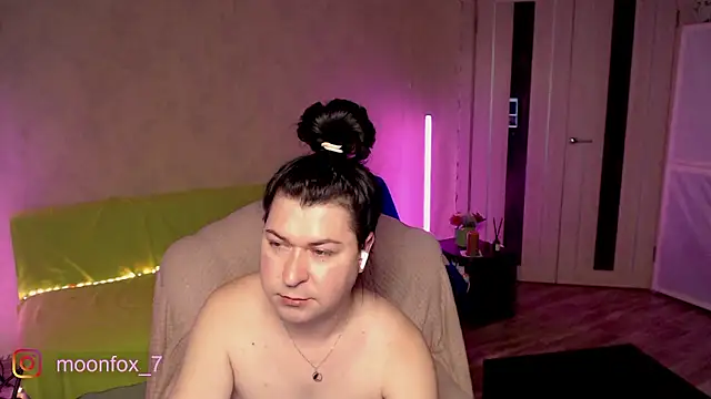 Snapshot of micromouse_mo chatting on February 27, 2026, 12:43 am micromouse mo online show from February 27, 2026, 12:43 am