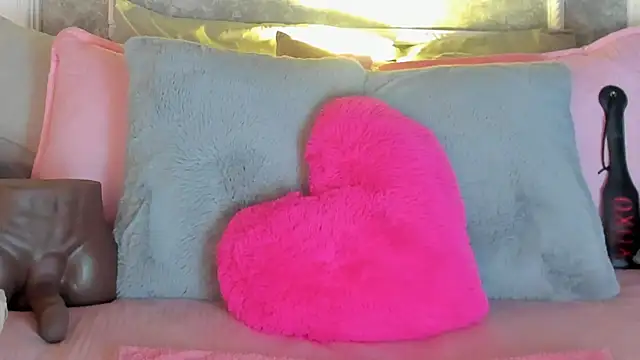  victoriaa  lois online show from October 22, 2025, 8:30 pm