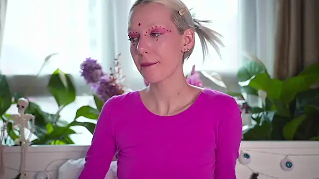 Snapshot of RanyThomson chatting on October 28, 2025, 12:19 pm RanyThomson online show from October 28, 2025, 12:19 pm