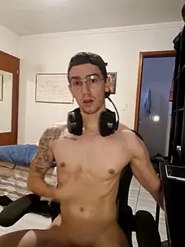 SweetGoodBoy22 online show from November 8, 2025, 7:56 pm