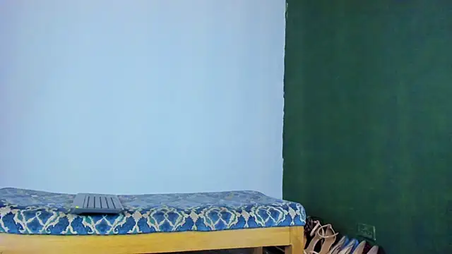 Snapshot of Velourmuse chatting on November 25, 2025, 12:43 am Velourmuse online show from November 25, 2025, 12:43 am