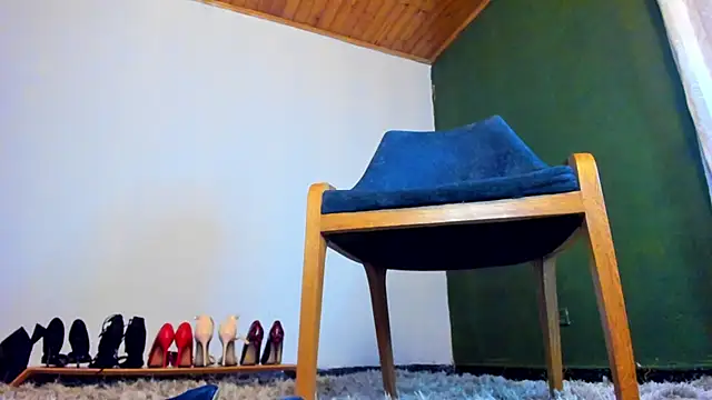 Snapshot of Velourmuse chatting on December 21, 2025, 11:23 pm Velourmuse online show from December 21, 2025, 11:23 pm