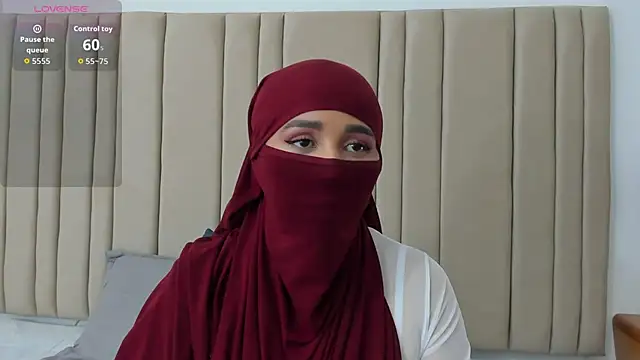 Snapshot of _alishaa_c chatting on October 8, 2025, 2:09 am alishaa c online show from October 8, 2025, 2:09 am