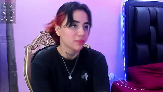 Snapshot of Nixielee_ chatting on October 20, 2025, 12:05 pm Nixielee online show from October 20, 2025, 12:05 pm