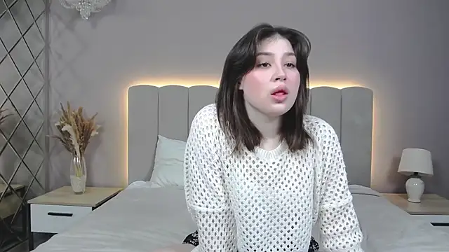 Snapshot of DianaMello chatting on October 14, 2025, 5:19 am DianaMello online show from October 14, 2025, 5:19 am