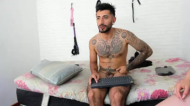Snapshot of sofiandnick_smith chatting on April 29, 2026, 7:42 pm sofiandnick smith online show from April 29, 2026, 7:42 pm