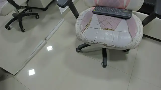 Snapshot of Madeline_jade chatting on October 20, 2025, 3:07 am Madeline jade online show from October 20, 2025, 3:07 am