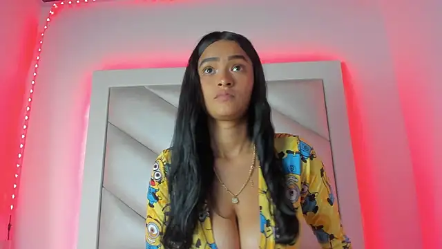 Snapshot of Madeline_jade chatting on October 31, 2025, 3:29 am Madeline jade online show from October 31, 2025, 3:29 am