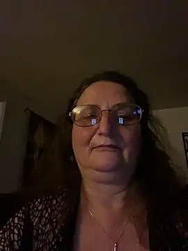 HurtfulExplorer67 online show from May 16, 2026, 3:36 am