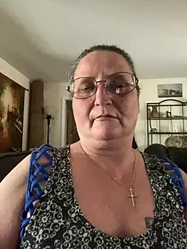 HurtfulExplorer67 online show from May 16, 2026, 6:28 pm