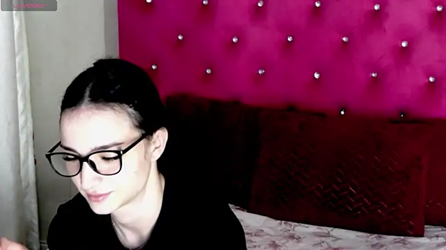 Snapshot of KimmySprinkles chatting on October 10, 2025, 7:24 pm KimmySprinkles online show from October 10, 2025, 7:24 pm