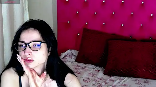 Snapshot of KimmySprinkles chatting on October 14, 2025, 8:09 pm KimmySprinkles online show from October 14, 2025, 8:09 pm