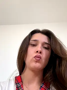 MayaVonDe online show from November 4, 2025, 6:40 pm