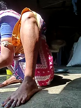 Hotty-romi3 online show from October 13, 2025, 3:39 am