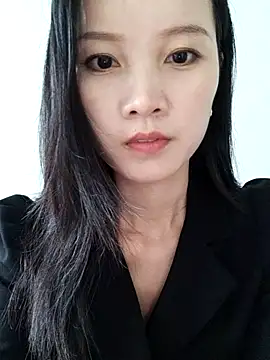 Snapshot of Mile-m chatting on October 4, 2025, 5:38 am Mile-m online show from October 4, 2025, 5:38 am