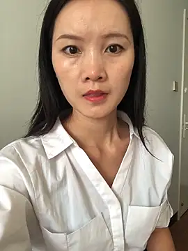 Snapshot of Mile-m chatting on October 9, 2025, 6:11 am Mile-m online show from October 9, 2025, 6:11 am