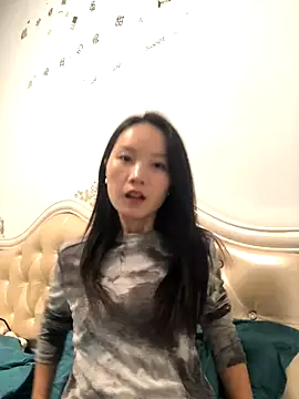 Snapshot of Mile-m chatting on October 26, 2025, 1:39 pm Mile-m online show from October 26, 2025, 1:39 pm