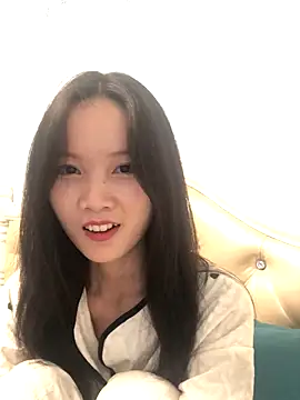 Snapshot of Mile-m chatting on November 1, 2025, 4:47 am Mile-m online show from November 1, 2025, 4:47 am