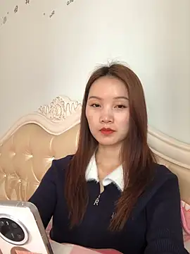 Snapshot of Mile-m chatting on February 4, 2026, 5:46 am Mile-m online show from February 4, 2026, 5:46 am