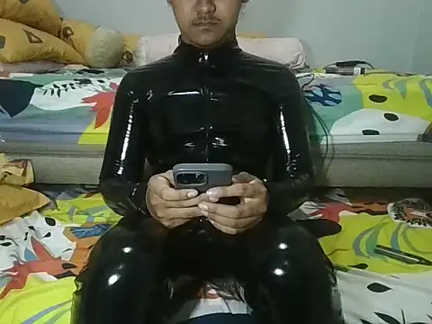 latexidn online show from October 4, 2025, 2:59 pm