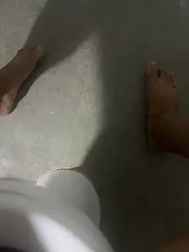 latexidn online show from October 22, 2025, 11:54 am