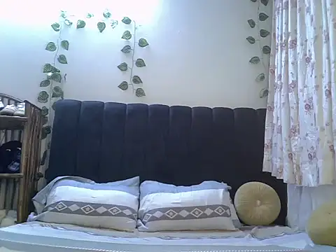 Snapshot of Midnight-tease chatting on October 28, 2025, 9:17 pm Midnight-tease online show from October 28, 2025, 9:17 pm