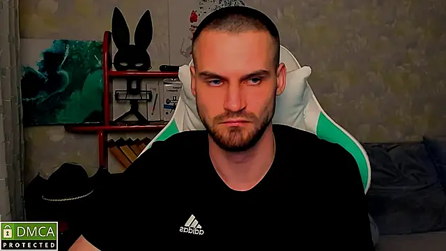 Snapshot of Iveraan chatting on October 15, 2025, 6:19 pm Iveraan online show from October 15, 2025, 6:19 pm