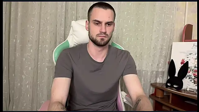 Snapshot of Iveraan chatting on October 28, 2025, 5:48 pm Iveraan online show from October 28, 2025, 5:48 pm