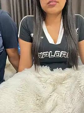 vickyandtania online show from February 23, 2026, 5:54 pm