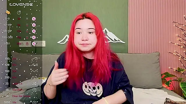 Snapshot of Klee_Love chatting on October 18, 2025, 4:15 am Klee Love online show from October 18, 2025, 4:15 am