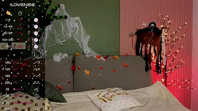 Snapshot of Klee_Love chatting on October 22, 2025, 4:13 am Klee Love online show from October 22, 2025, 4:13 am