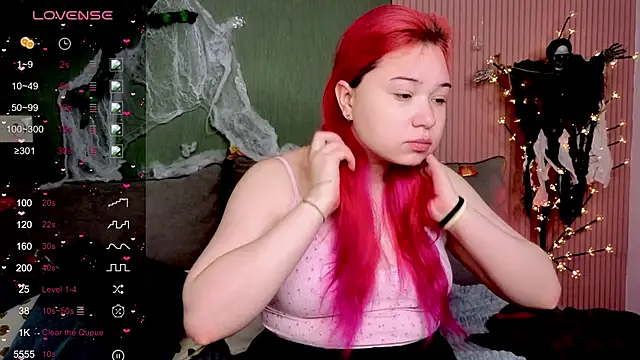 Snapshot of Klee_Love chatting on November 1, 2025, 4:14 am Klee Love online show from November 1, 2025, 4:14 am