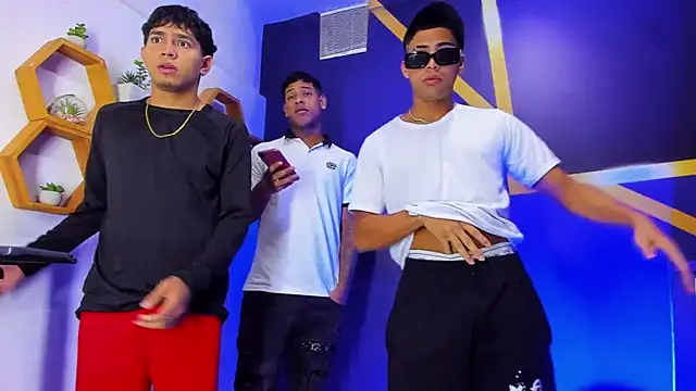 Play boys Hot2 online show from October 4, 2025, 12:03 pm