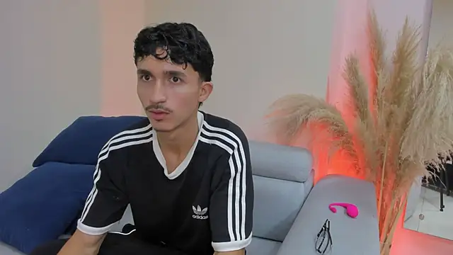 TOBIASFERRER online show from October 8, 2025, 12:25 pm