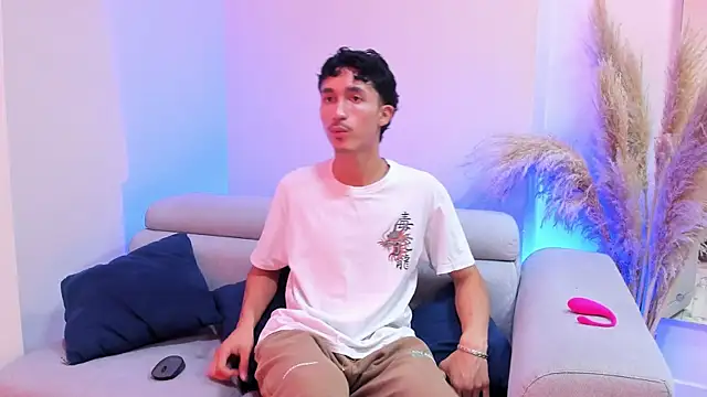 TOBIASFERRER online show from October 16, 2025, 7:48 pm