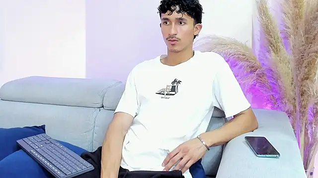 TOBIASFERRER online show from October 21, 2025, 8:20 pm