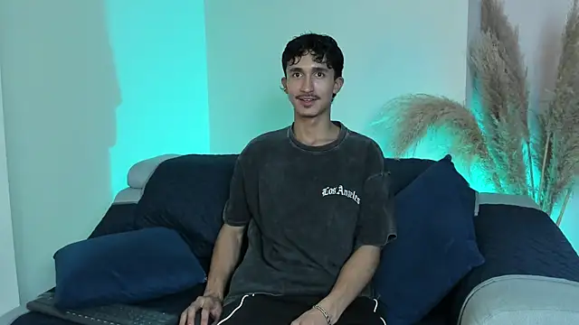 TOBIASFERRER online show from October 25, 2025, 7:52 pm