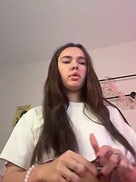 JenniferLouns online show from October 12, 2025, 10:25 am