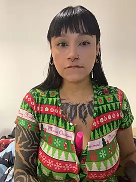 kyttyDanny online show from October 8, 2025, 4:26 pm