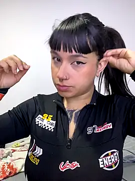 kyttyDanny online show from October 25, 2025, 3:40 pm