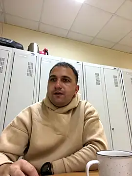 Mahrovmaxim online show from November 1, 2025, 7:21 am