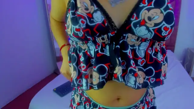 Snapshot of Alanha__ chatting on October 10, 2025, 4:00 am Alanha online show from October 10, 2025, 4:00 am