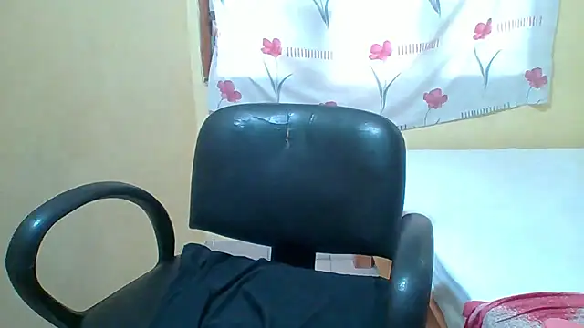 JuicyVixen  online show from January 15, 2026, 7:02 am