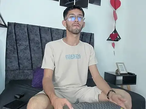 Snapshot of ianthompsoncut chatting on October 4, 2025, 11:58 pm ianthompsoncut online show from October 4, 2025, 11:58 pm