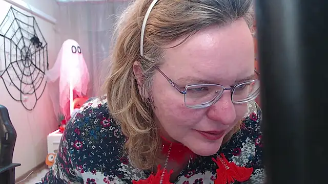 Snapshot of VestaWoody chatting on October 16, 2025, 6:14 am VestaWoody online show from October 16, 2025, 6:14 am