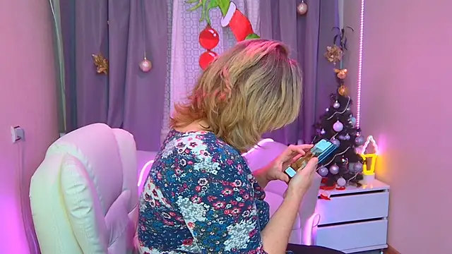 VestaWoody online show from January 5, 2026, 5:27 pm