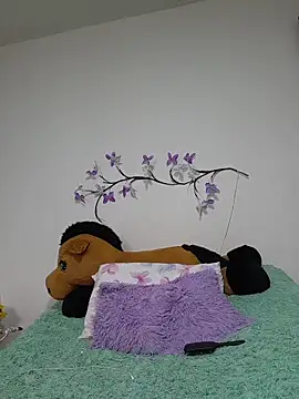 Ana Monrrow2 online show from November 4, 2025, 4:39 pm