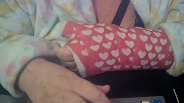 Playful MILF Demi online show from November 16, 2025, 6:24 pm